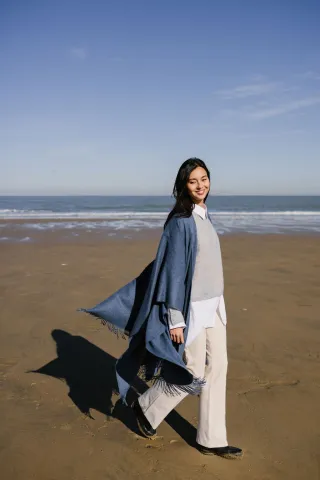 Antracietgrijze Warmi Alpaca Poncho 