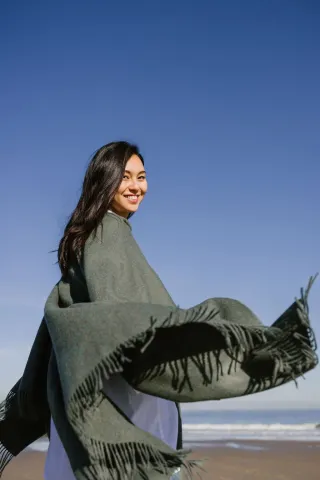 Antracietgrijze Warmi Alpaca Poncho 