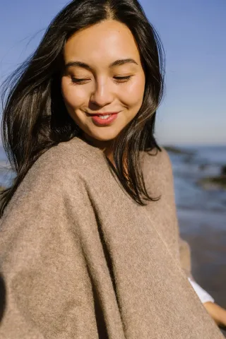 Antracietgrijze Warmi Alpaca Poncho 