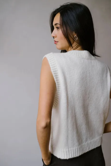 Chompa | Cardigan sans manches doux et élégant