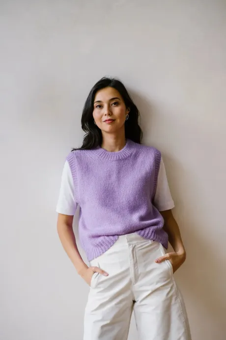 Chompa | Soft and Elegant Sleeveless Cardigan