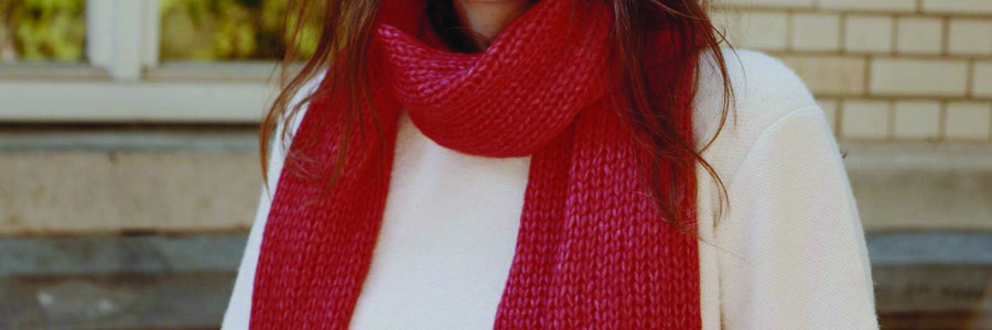 Echarpe rouge pull chaud blanc femme