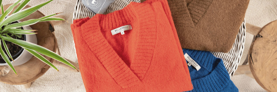 roter Kaschmirpullover