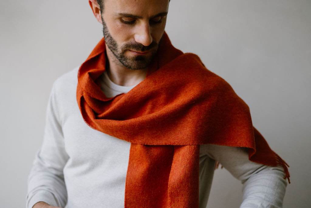 écharpe chaude orange pour homme pour un style élégant et premium