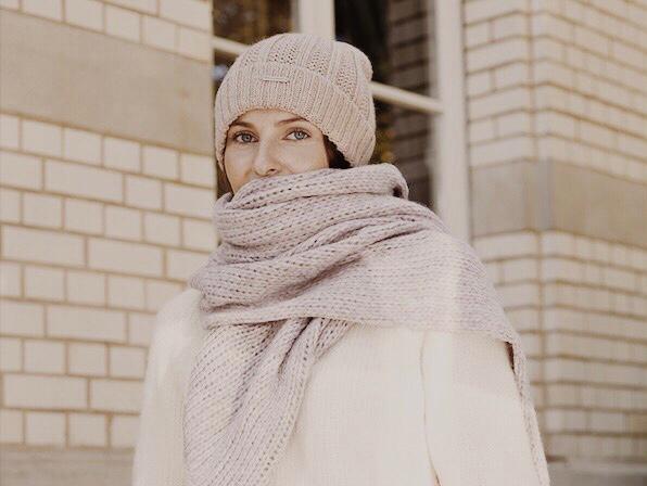 Ensemble (bonnet, écharpe et gants) pour jeune fille