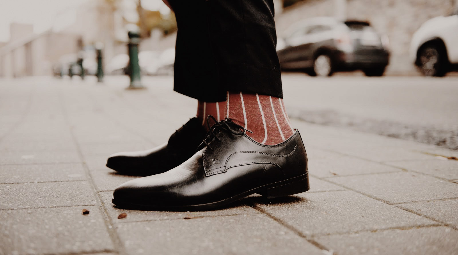 Herrensocken rot Linien